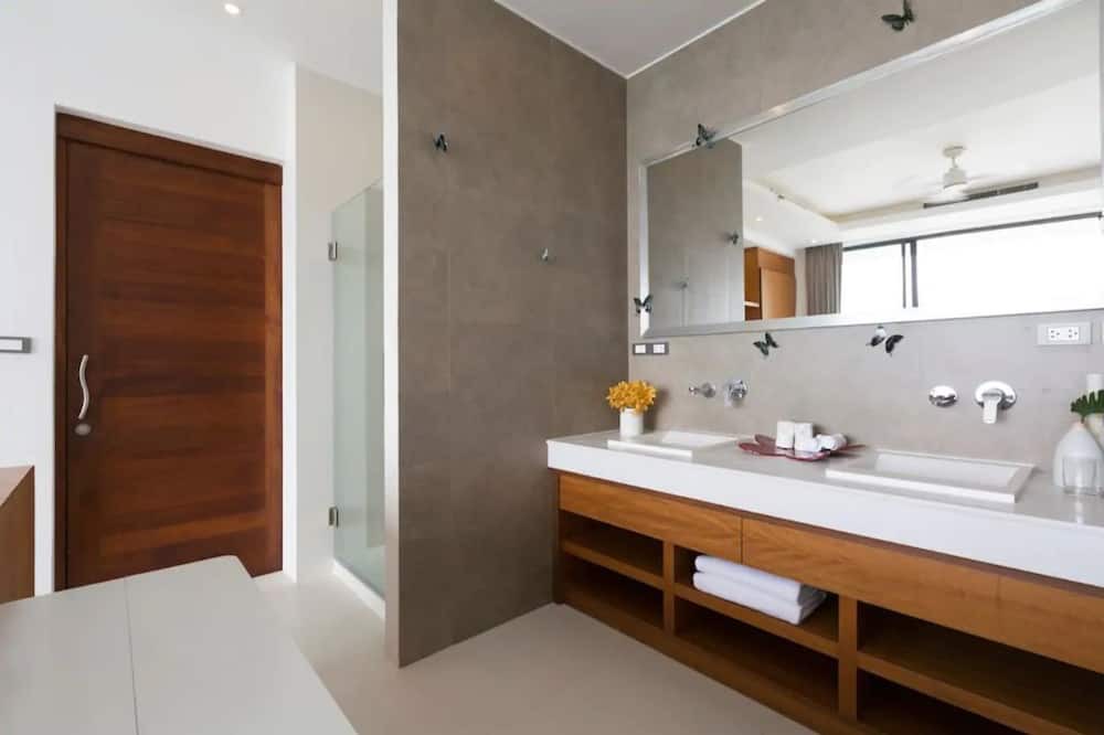 Photo of Bathroom in Chaweng City Center