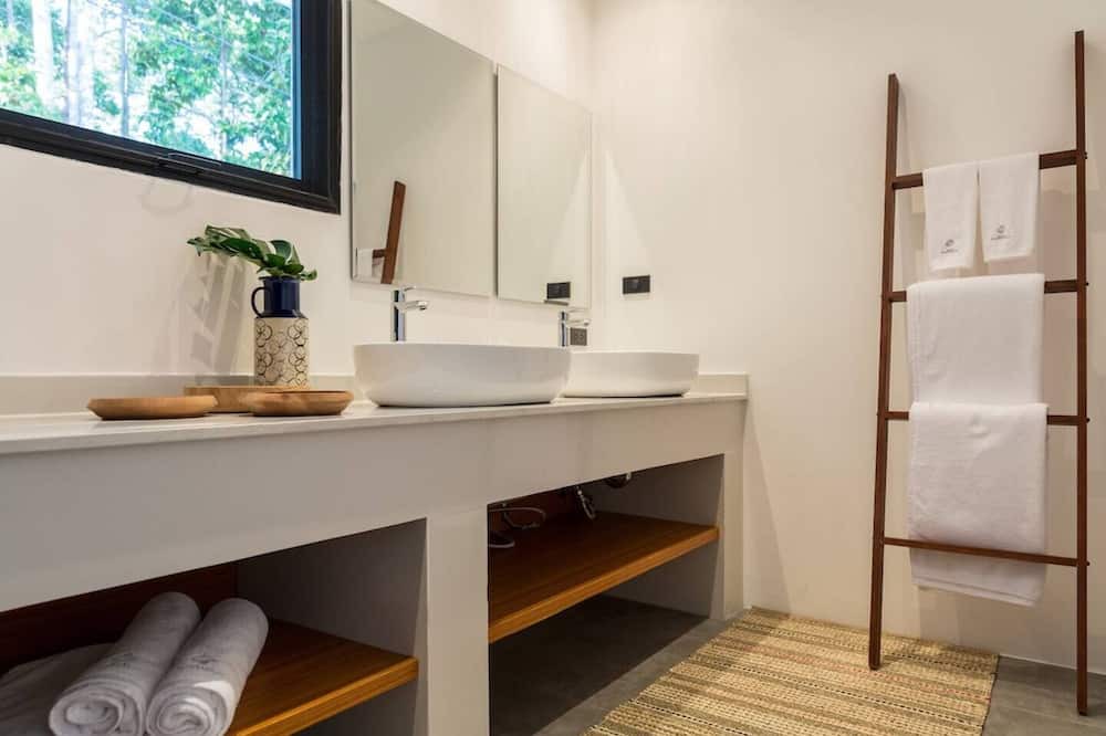 Photo of Bathroom in Thong Krut