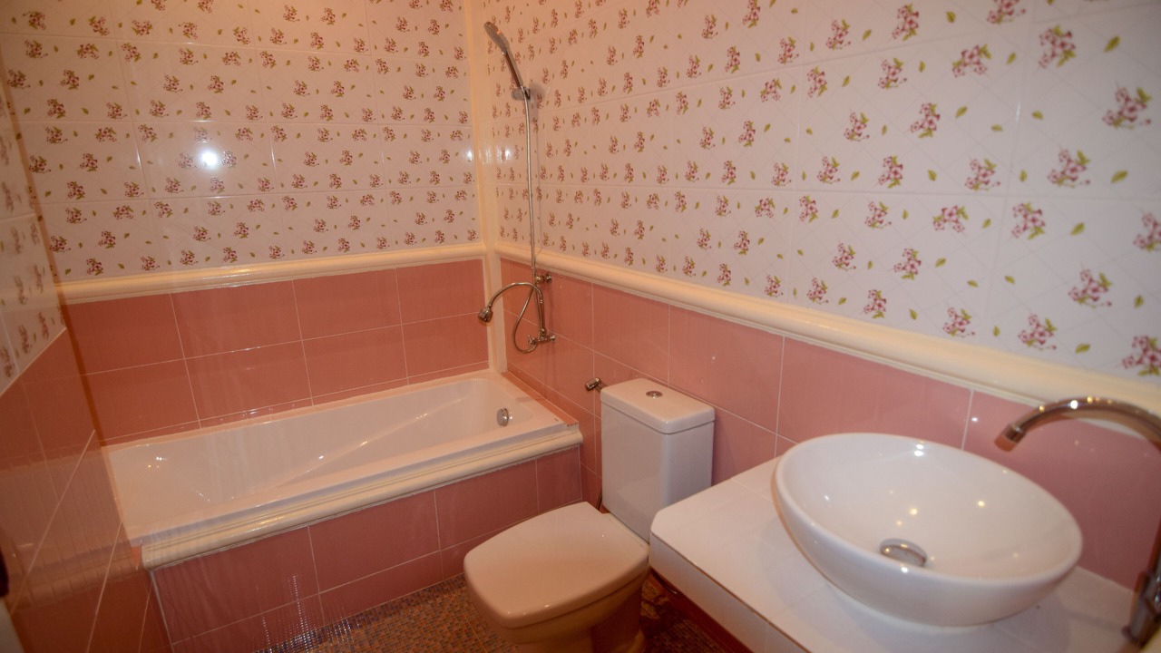 Photo of Bathroom in Tha Ta Kieb