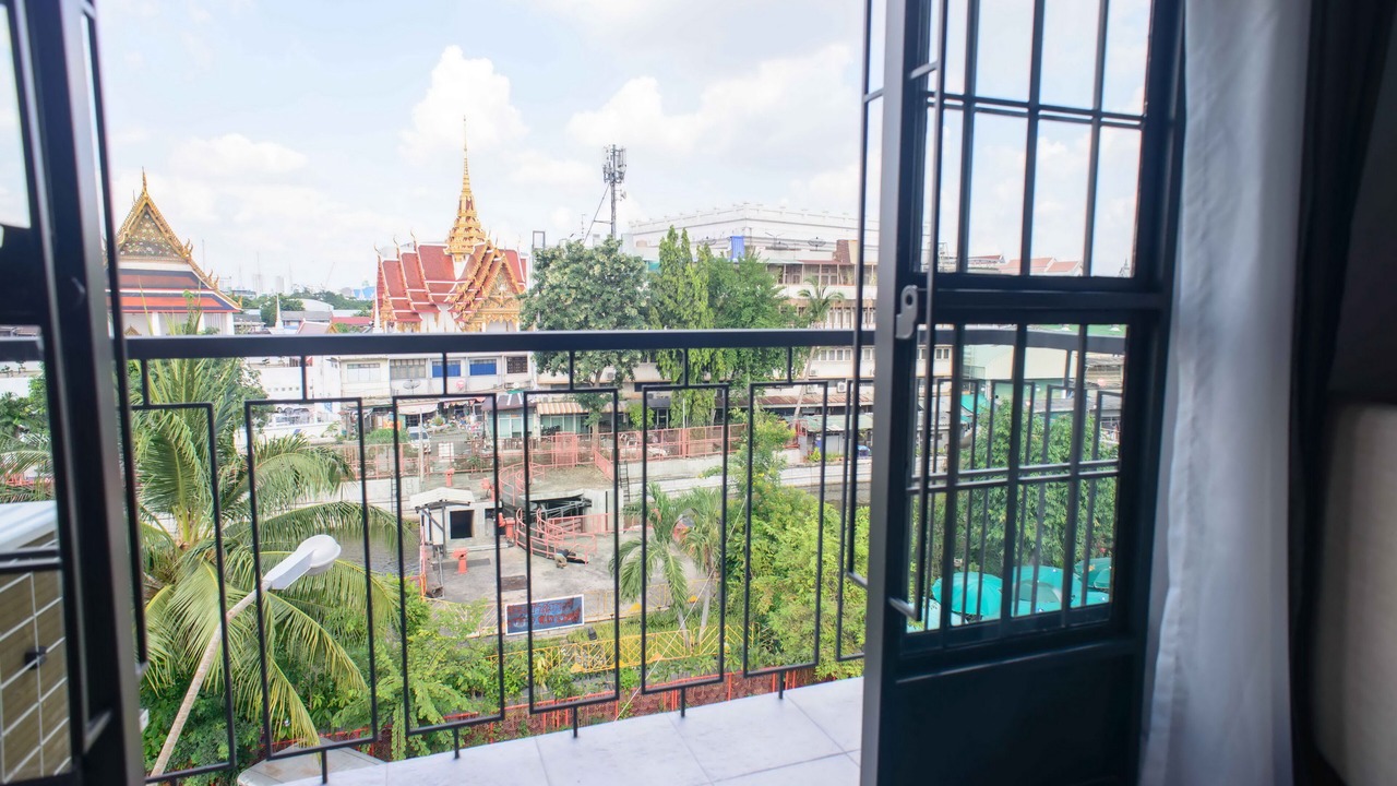 Photo of Patio Balcony in Wat Sam Phraya