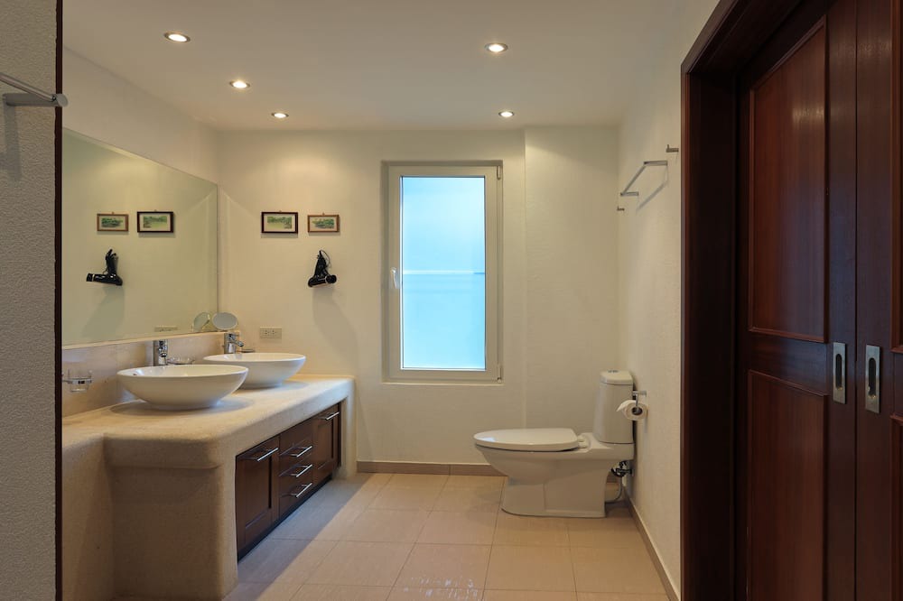 Photo of Bathroom in Klong Son