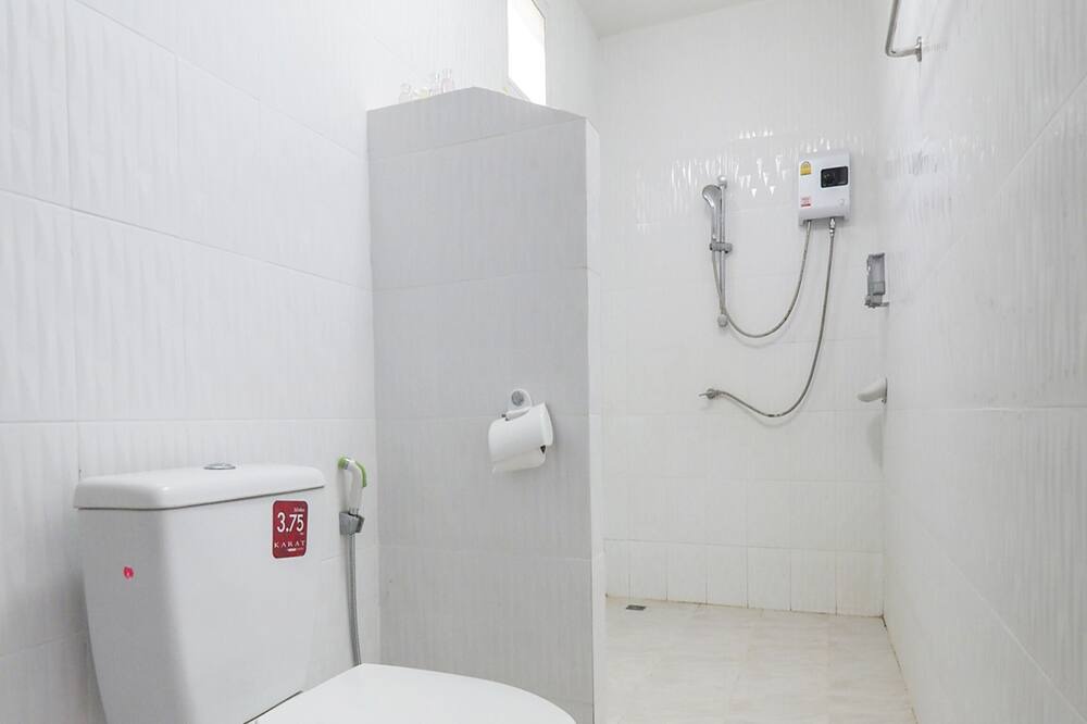 Photo of Bathroom in Dan Makham Tia