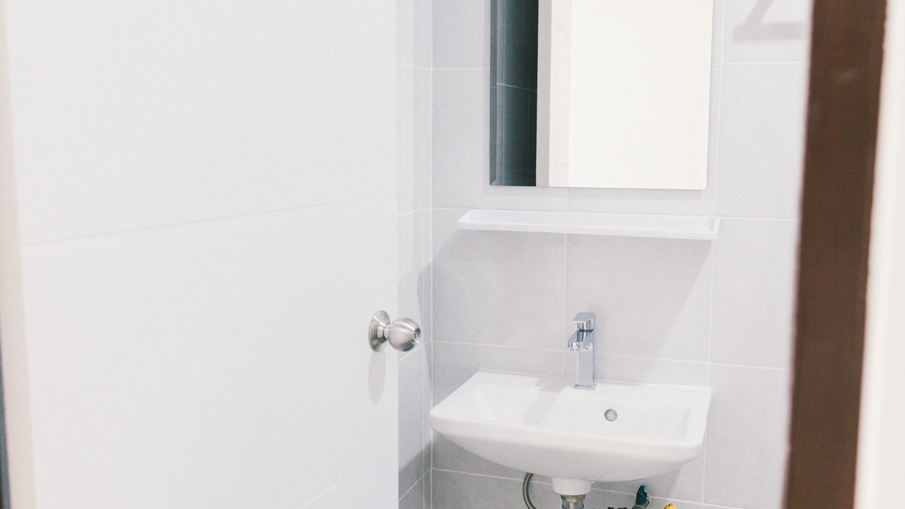 Photo of Bathroom in Khanna Yao