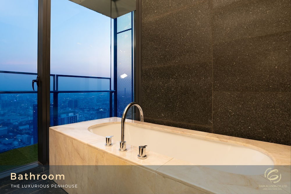 Photo of Bathroom in Embassy District