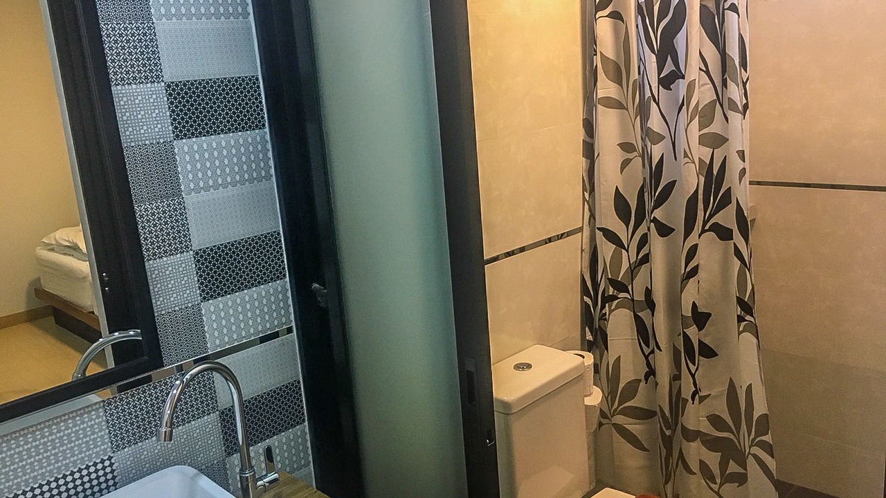 Photo of Bathroom in Wat Sam Phraya