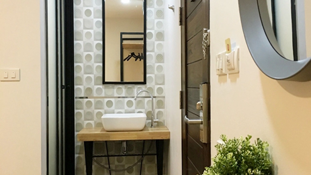 Photo of Bathroom in Wat Sam Phraya