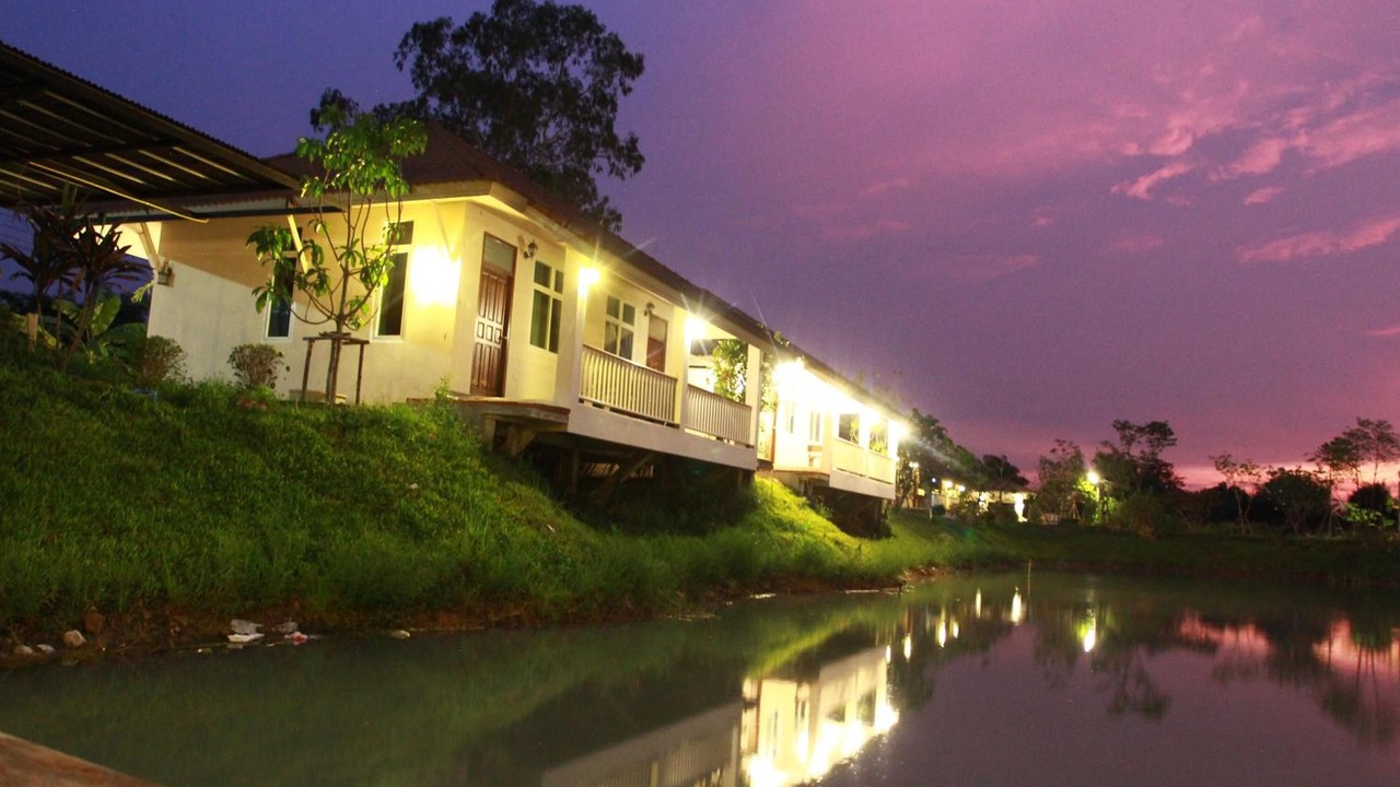 Photo of Outdoor in Si Maha Phot
