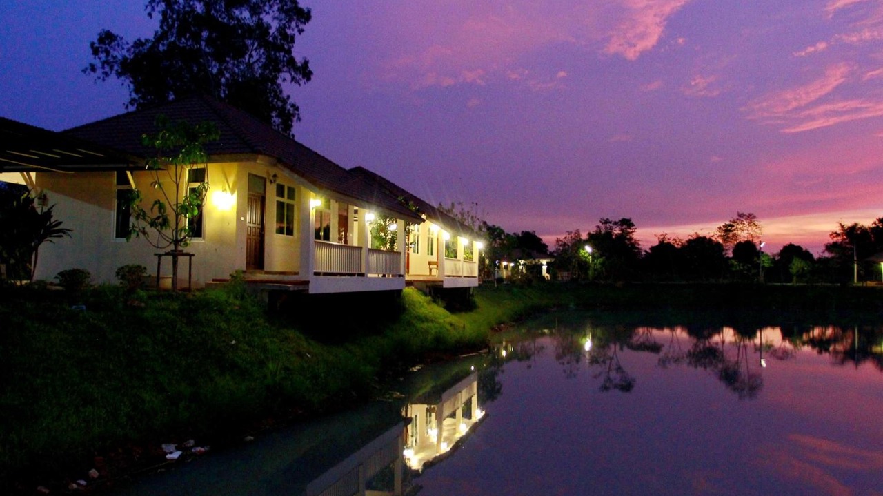 Photo of Outdoor in Si Maha Phot