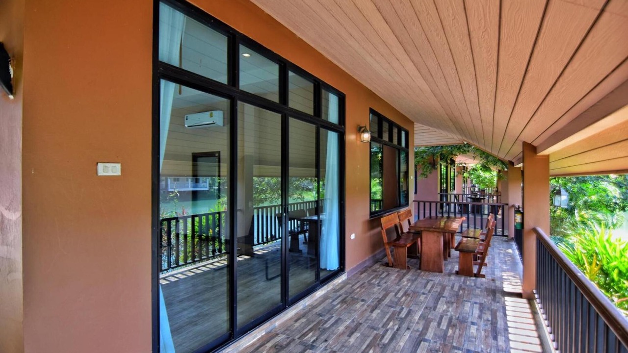 Photo of Patio Balcony in Si Maha Phot