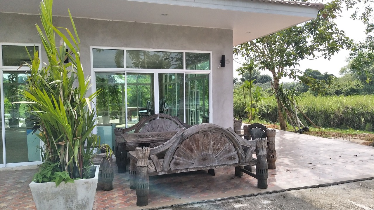 Photo of Outdoor in Si Maha Phot