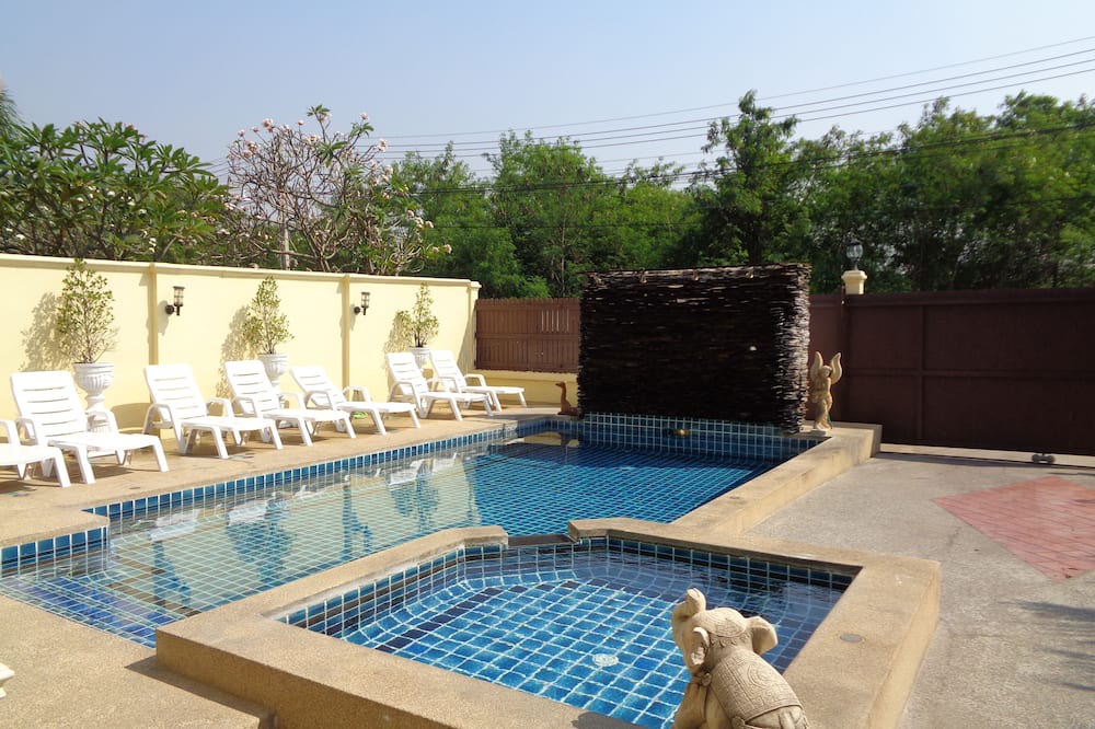 Photo of Outdoor in Na Kluea