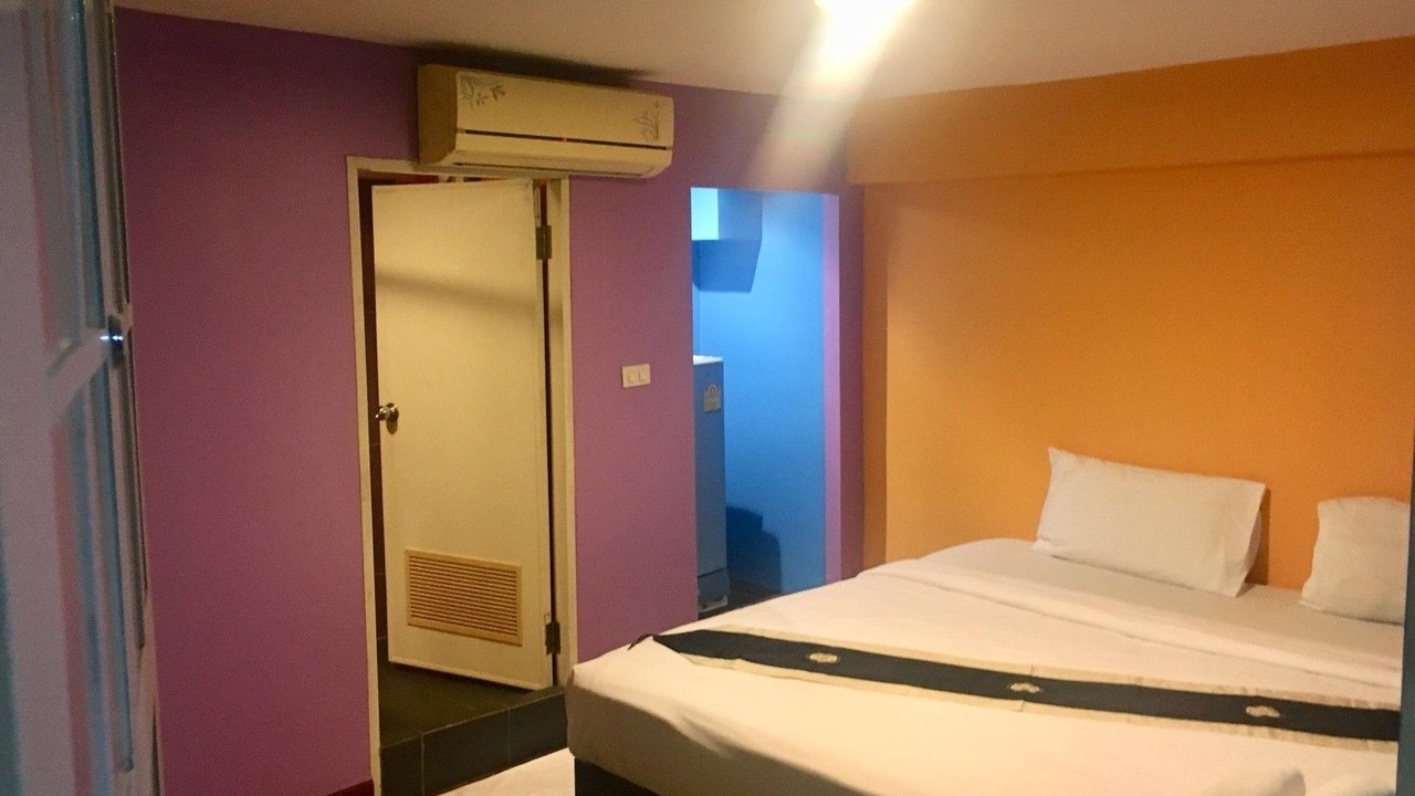 Photo of Bedroom in Samsen Nok