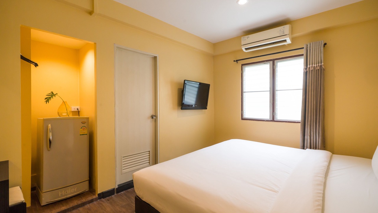 Photo of Bedroom in Samsen Nok