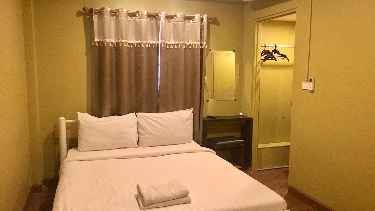 Photo of Bedroom in Samsen Nok