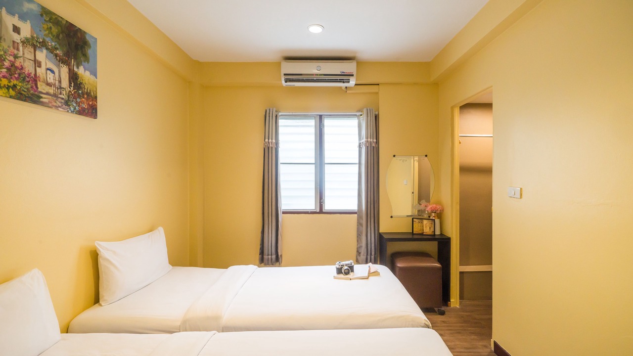 Photo of Bedroom in Samsen Nok