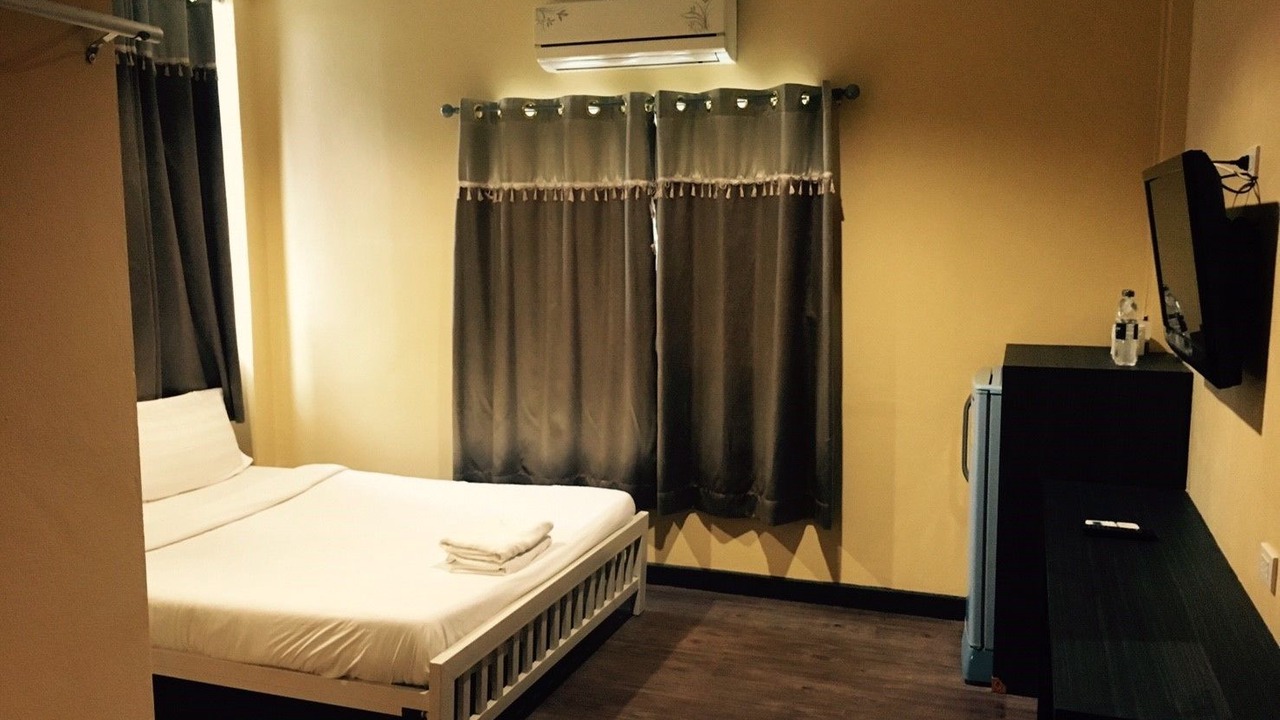 Photo of Bedroom in Samsen Nok