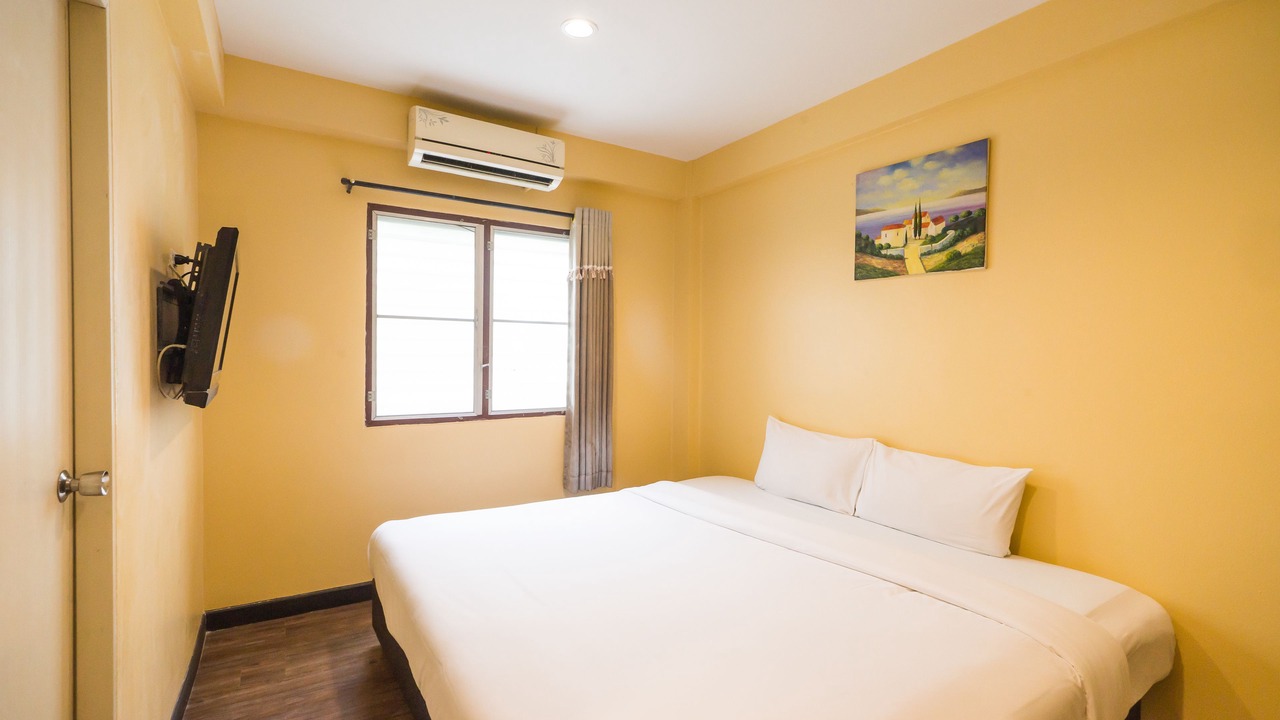 Photo of Bedroom in Samsen Nok
