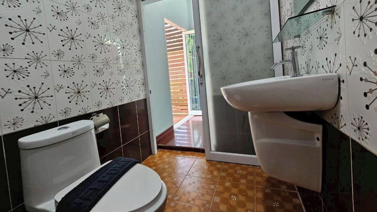 Photo of Bathroom in Pak Nam
