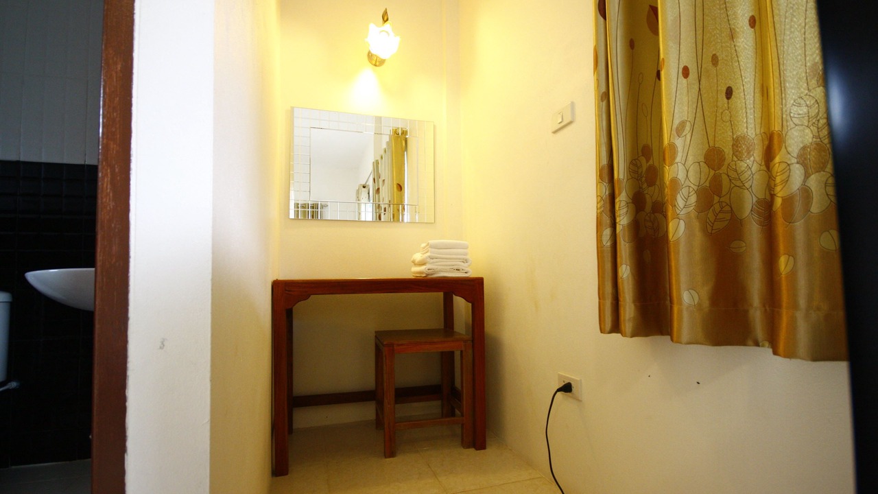 Photo of Bedroom in Makham