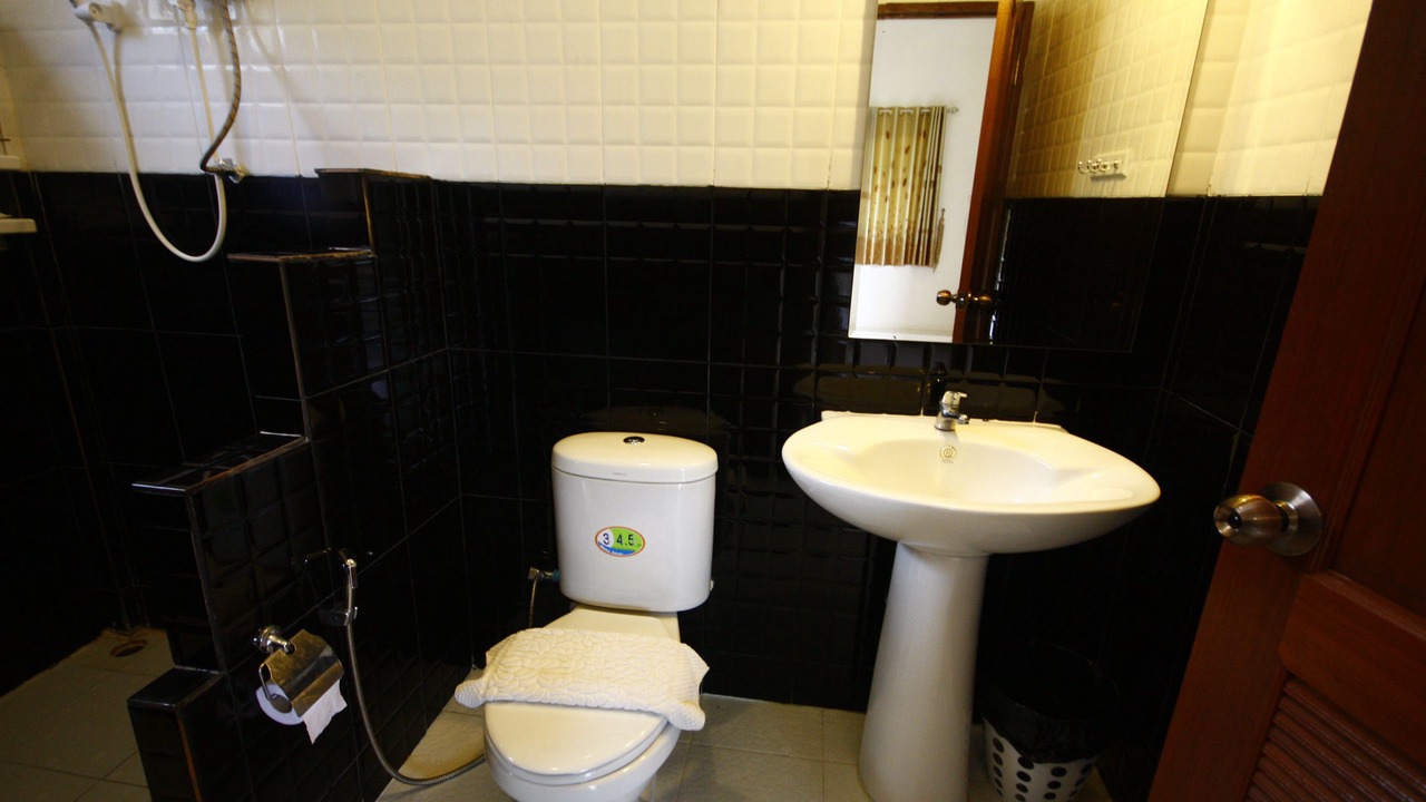 Photo of Bathroom in Makham