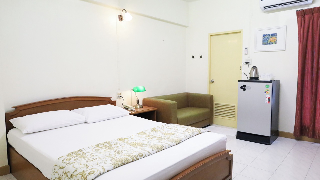 Photo of Bedroom in Samsen Nok