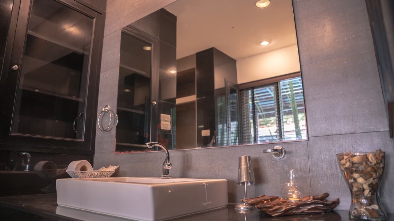 Photo of Bathroom in Wat Bung Toei