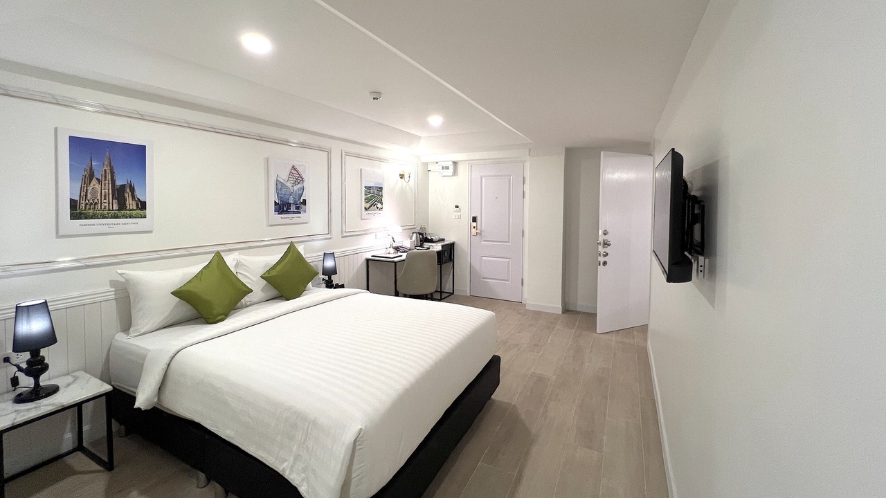 Photo of Bedroom in Thanon Phetchaburi