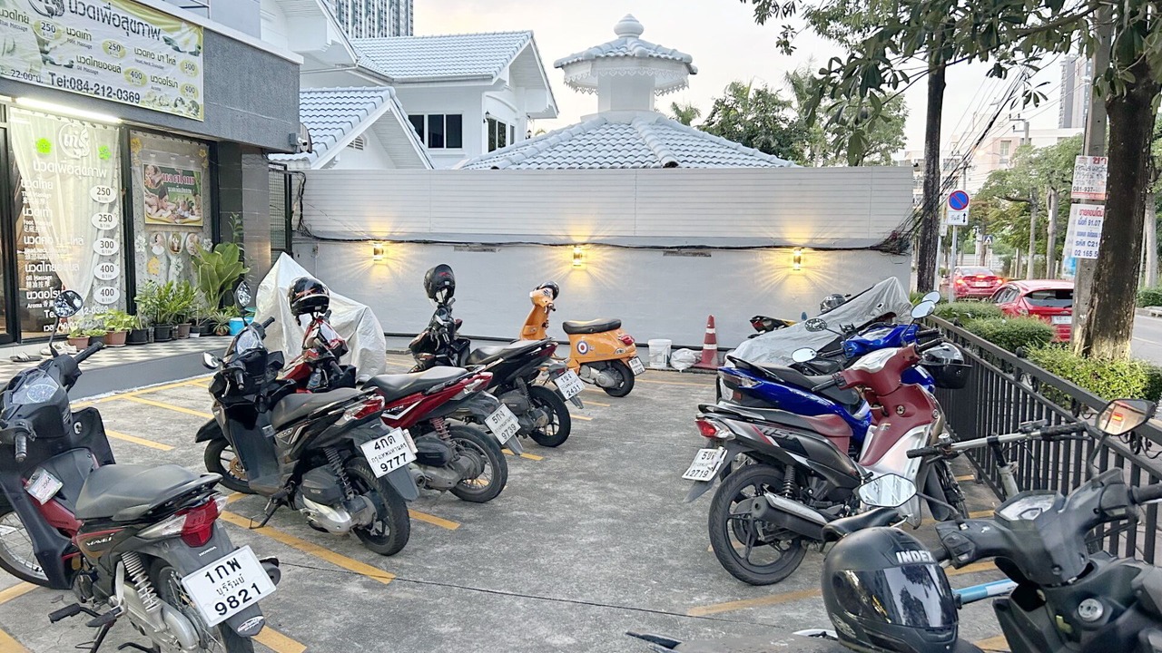 Photo of Others in Hua Mak