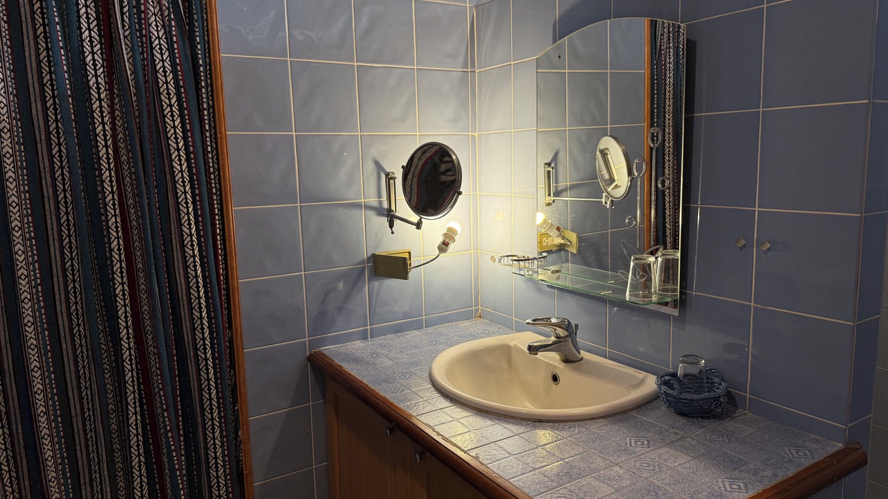 Photo of Bathroom in Saraphi