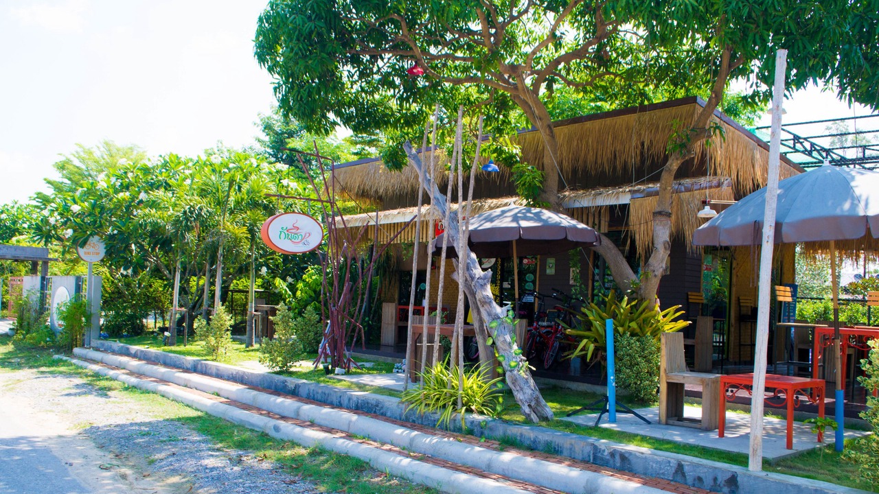 Photo of Others in Hin Lek Fai