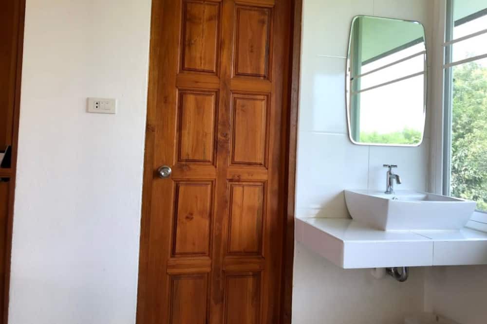 Photo of Bathroom in Pak Phli