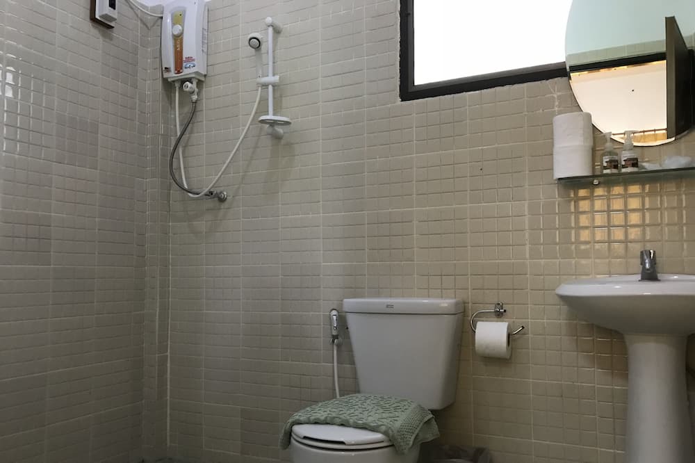 Photo of Bathroom in Pak Phli