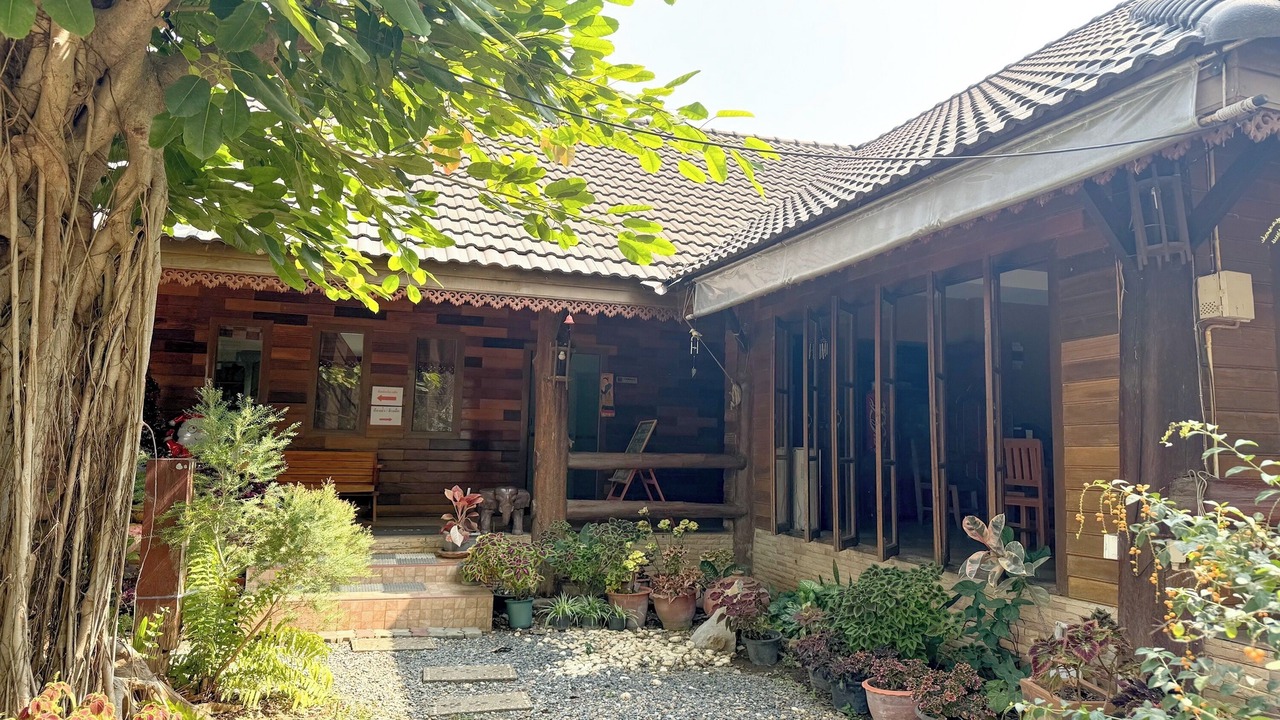 Photo of Outdoor in Sung Men