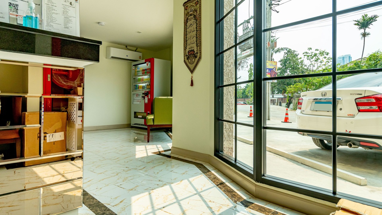 Photo of Others in Bang Phlat