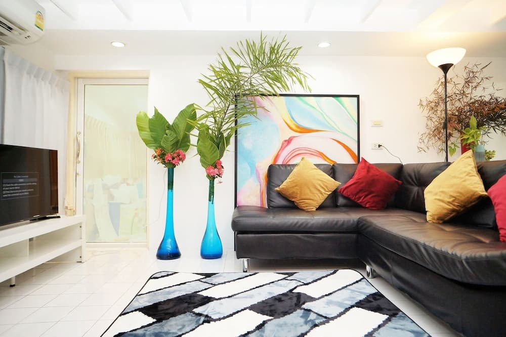 Photo of Livingroom in Phaya Thai