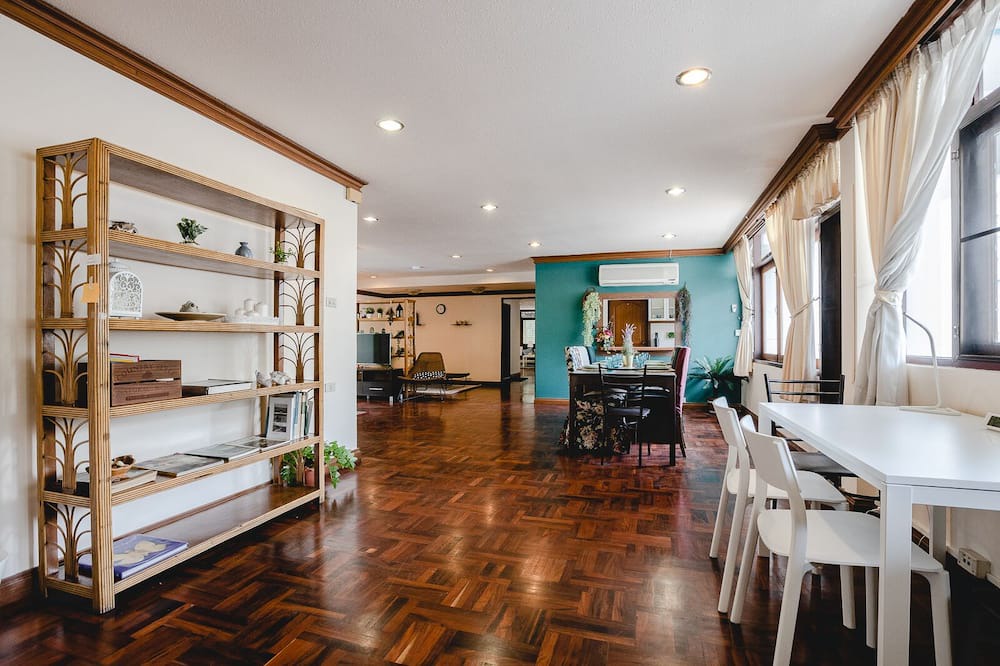 Photo of Livingroom in Samsen Nai