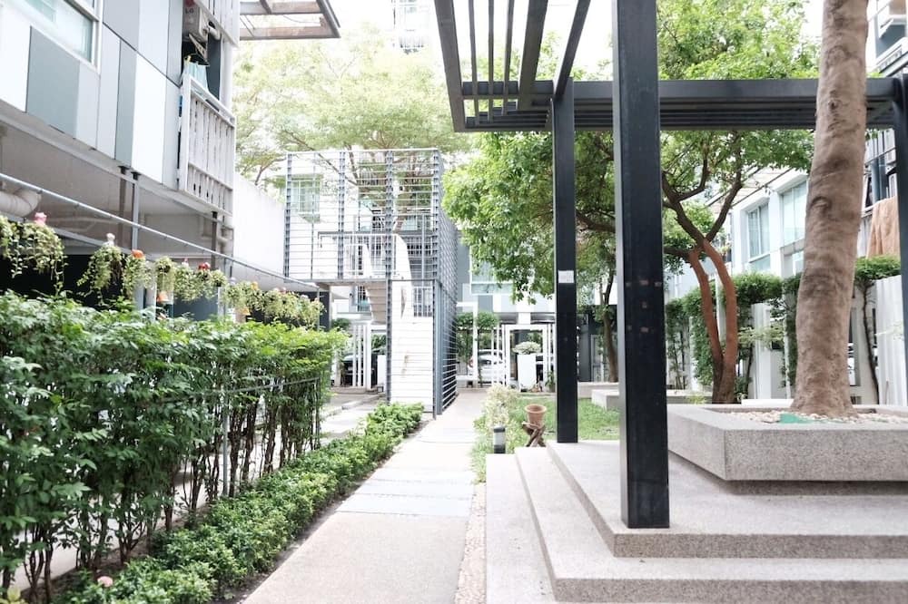Photo of Outdoor in Samsen Nok