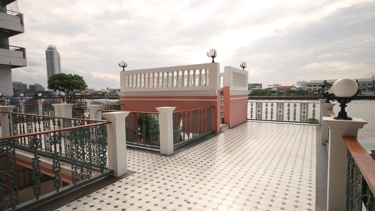 Photo of Patio Balcony in Wat Sam Phraya