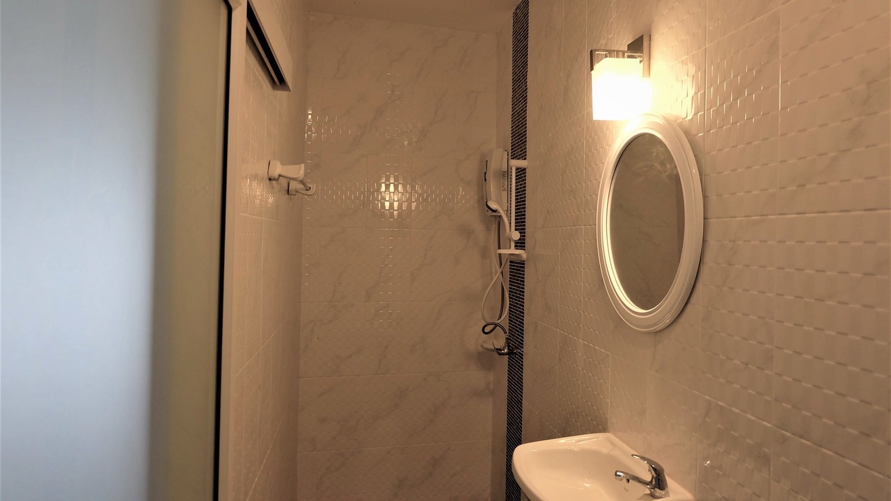 Photo of Bathroom in Pak Nam Pran