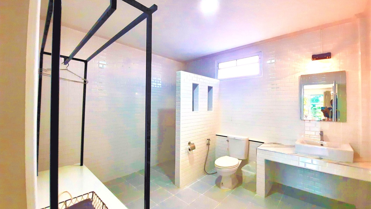 Photo of Bathroom in Koh Lan