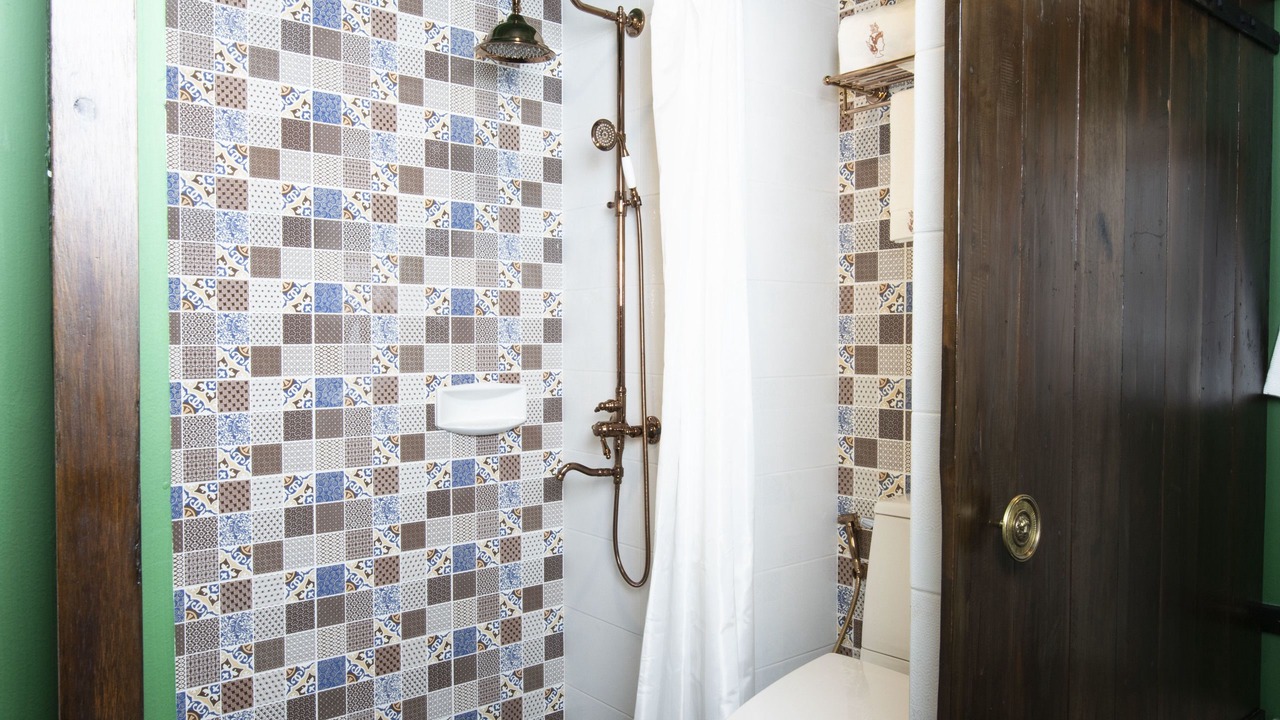Photo of Bathroom in Thanon Phetchaburi