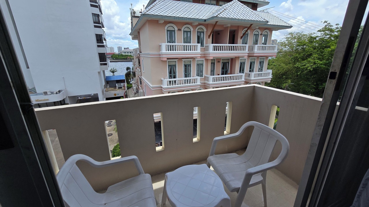 Photo of Patio Balcony in Wat Sam Phraya