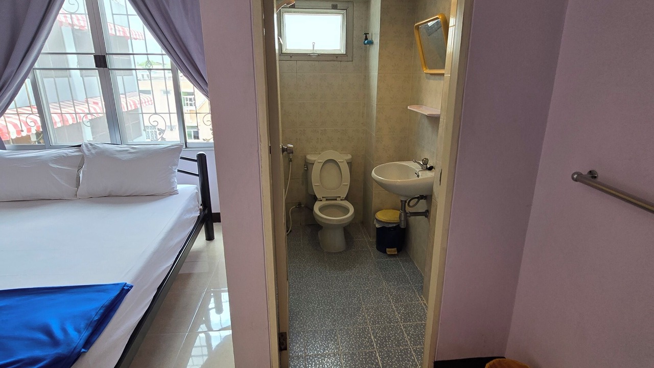 Photo of Bedroom in Wat Sam Phraya