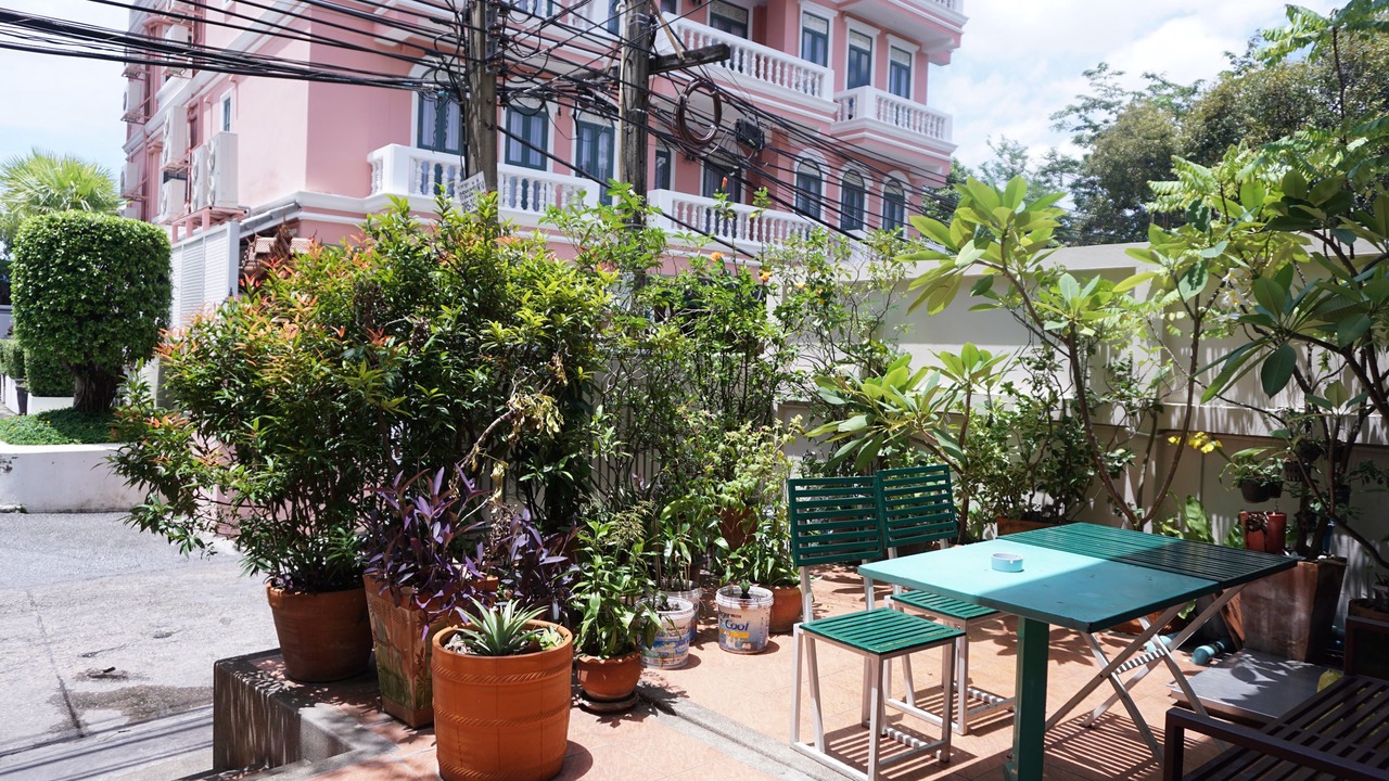 Photo of Patio Balcony in Wat Sam Phraya