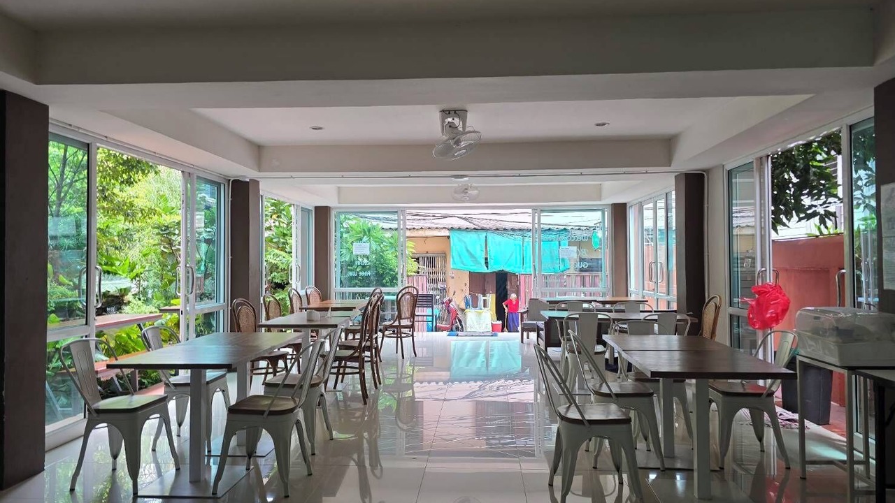 Photo of Livingroom in Wat Sam Phraya