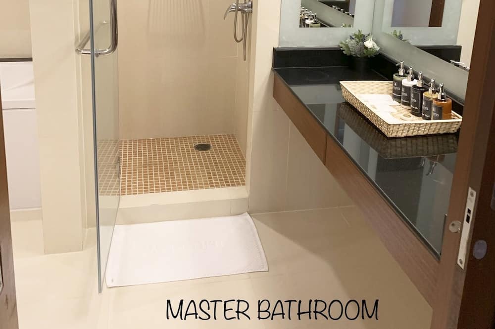 Photo of Bathroom in Nana