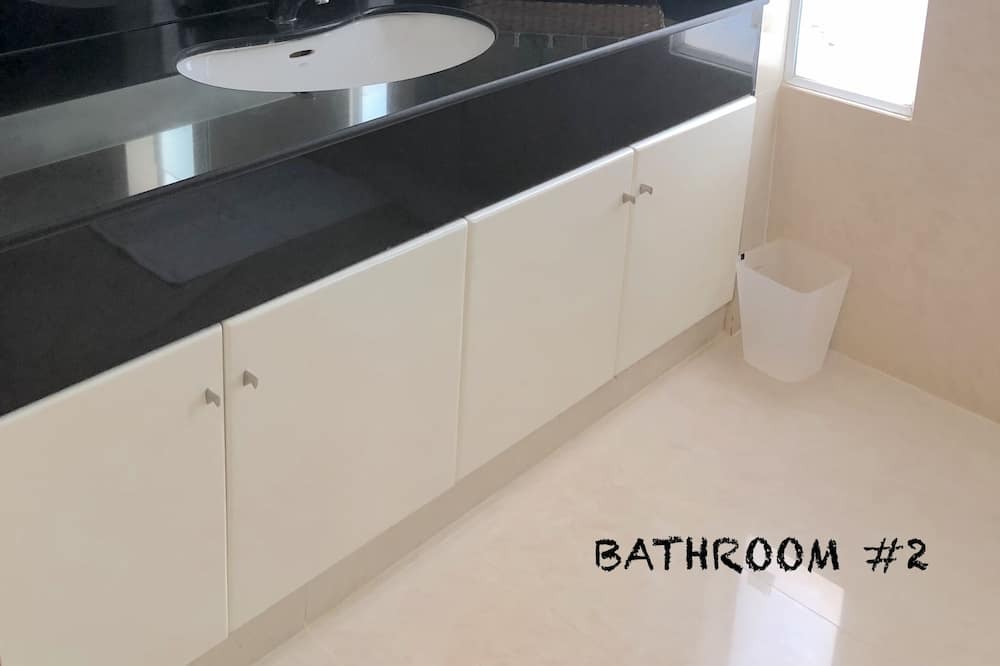 Photo of Bathroom in Nana