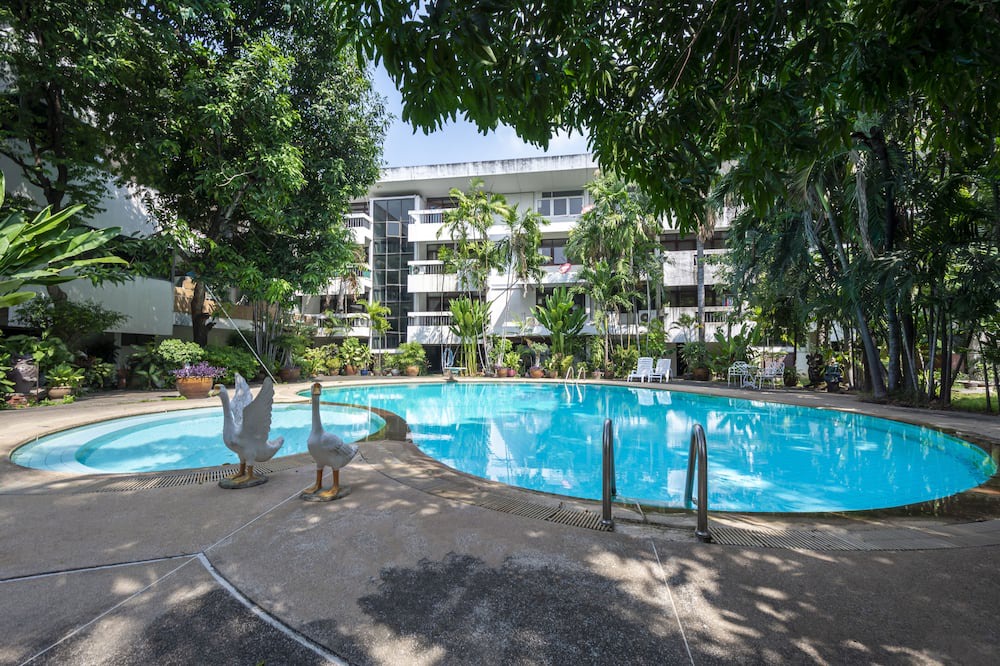 Photo of Outdoor in Samsen Nai