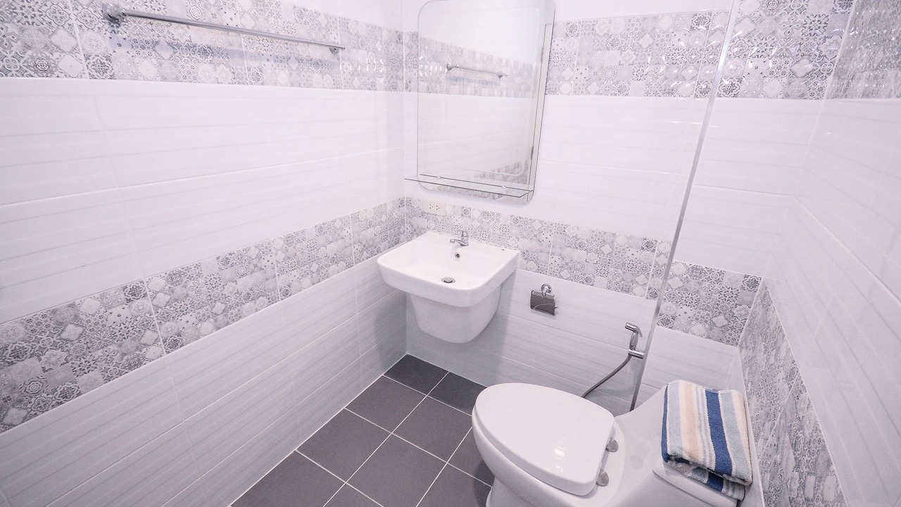 Photo of Bathroom in Wat Sam Phraya
