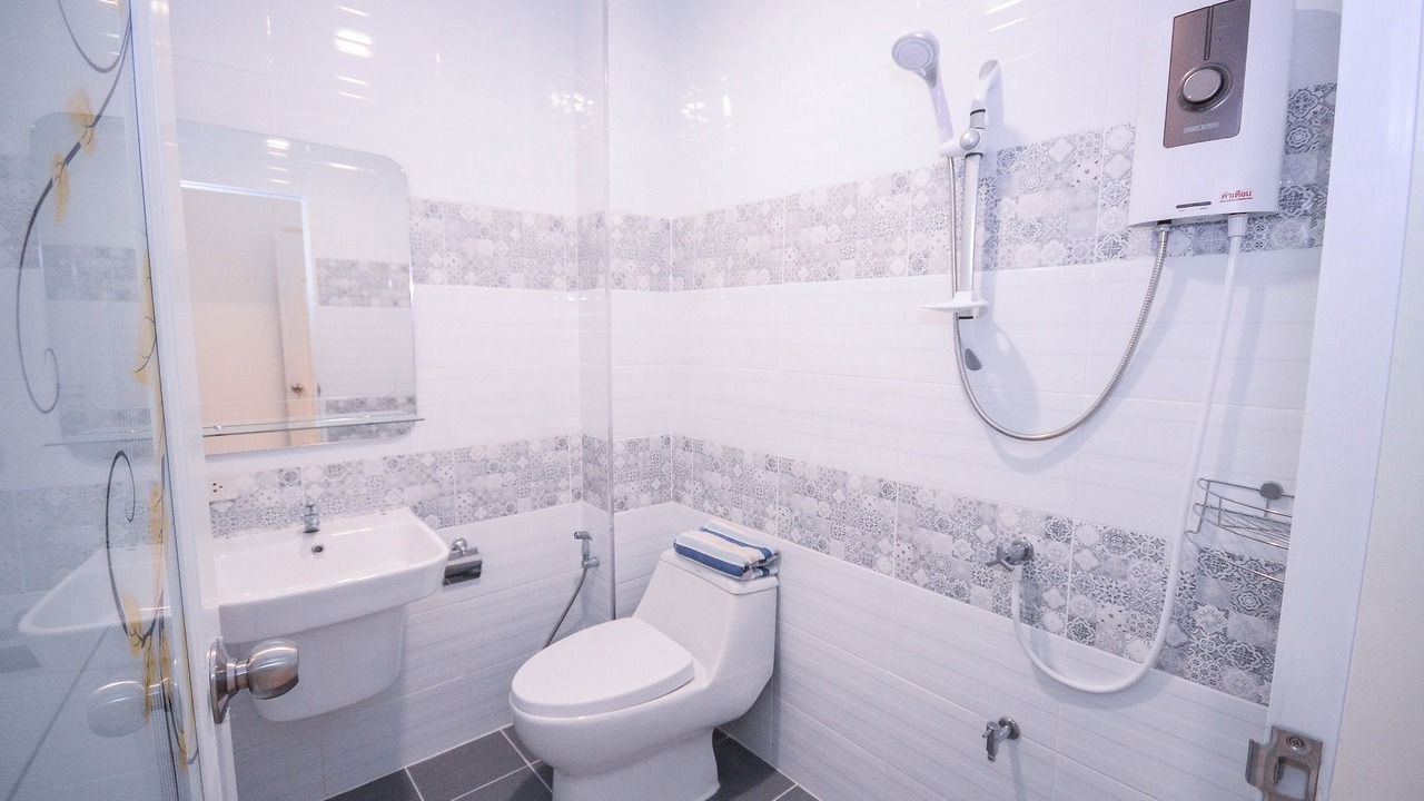 Photo of Bathroom in Wat Sam Phraya